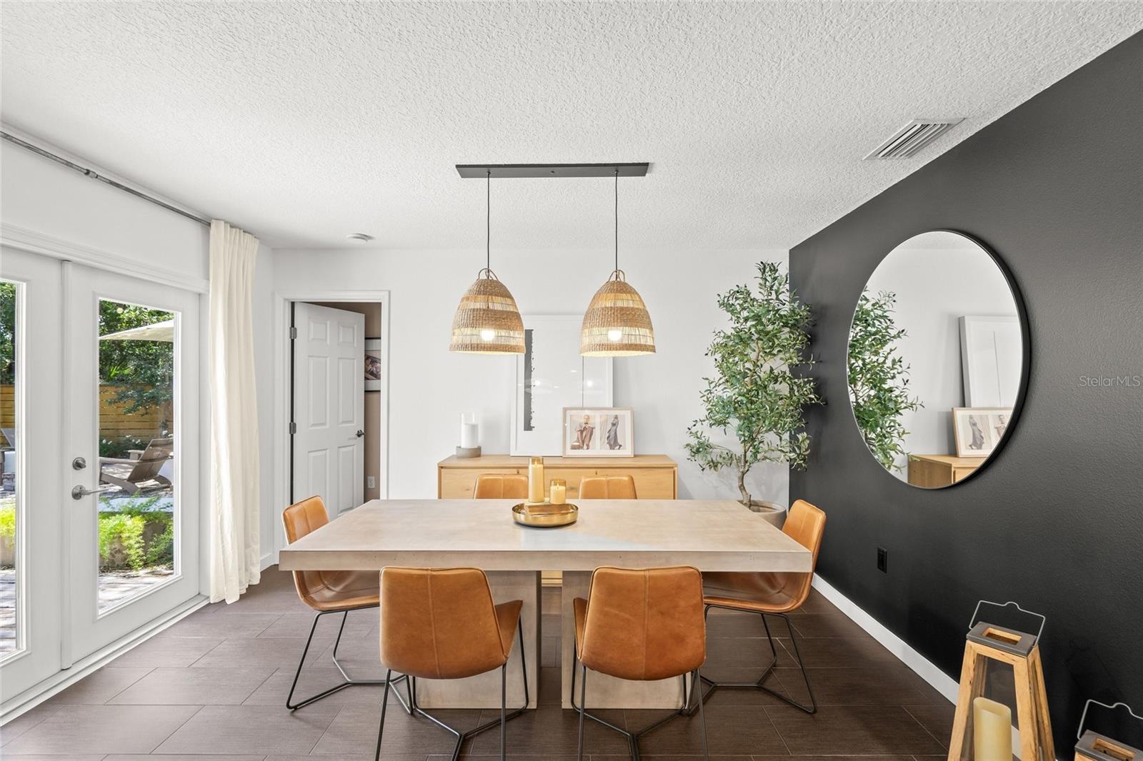 BEARDED OAKS - Residential