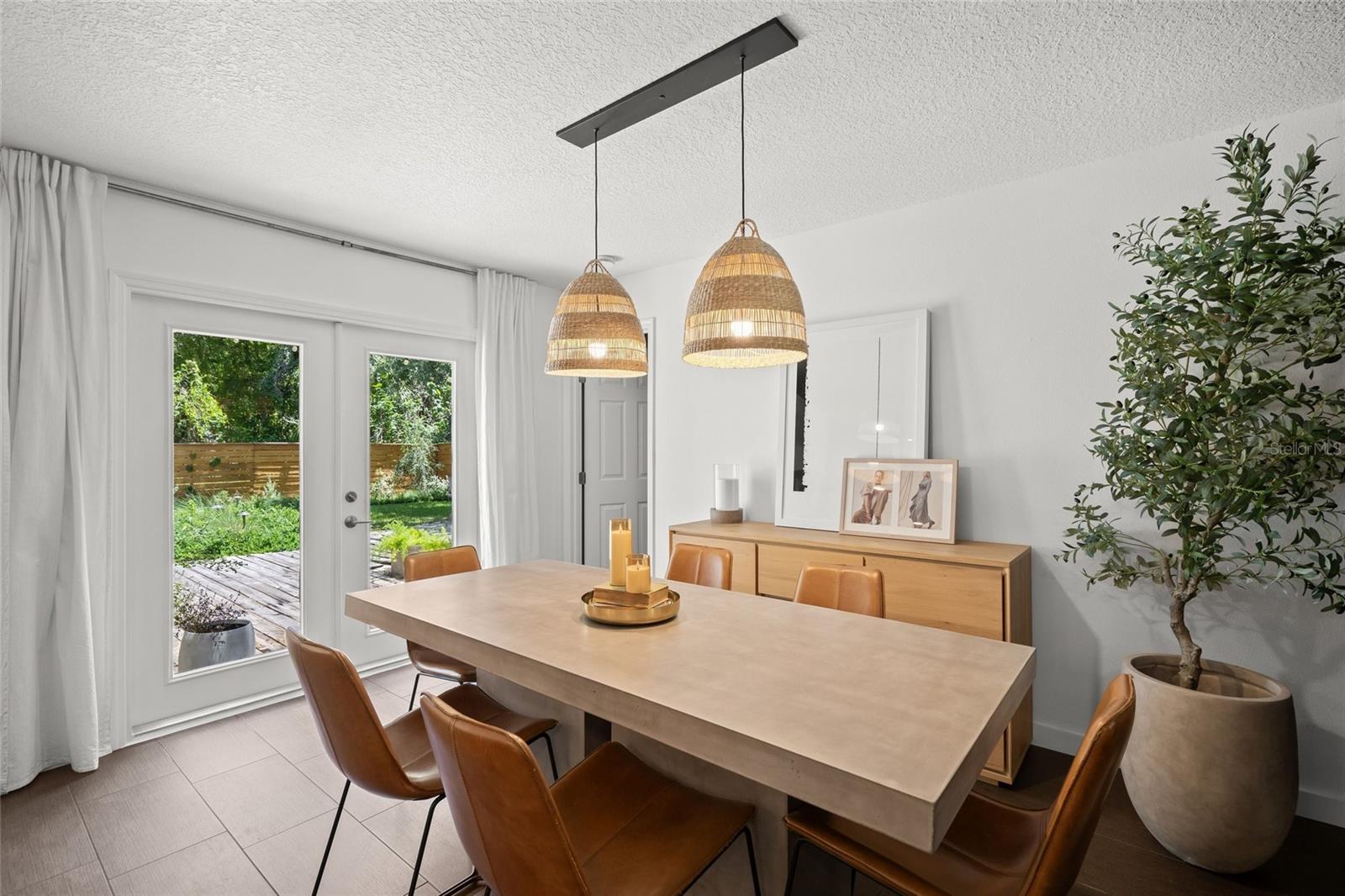 BEARDED OAKS - Residential