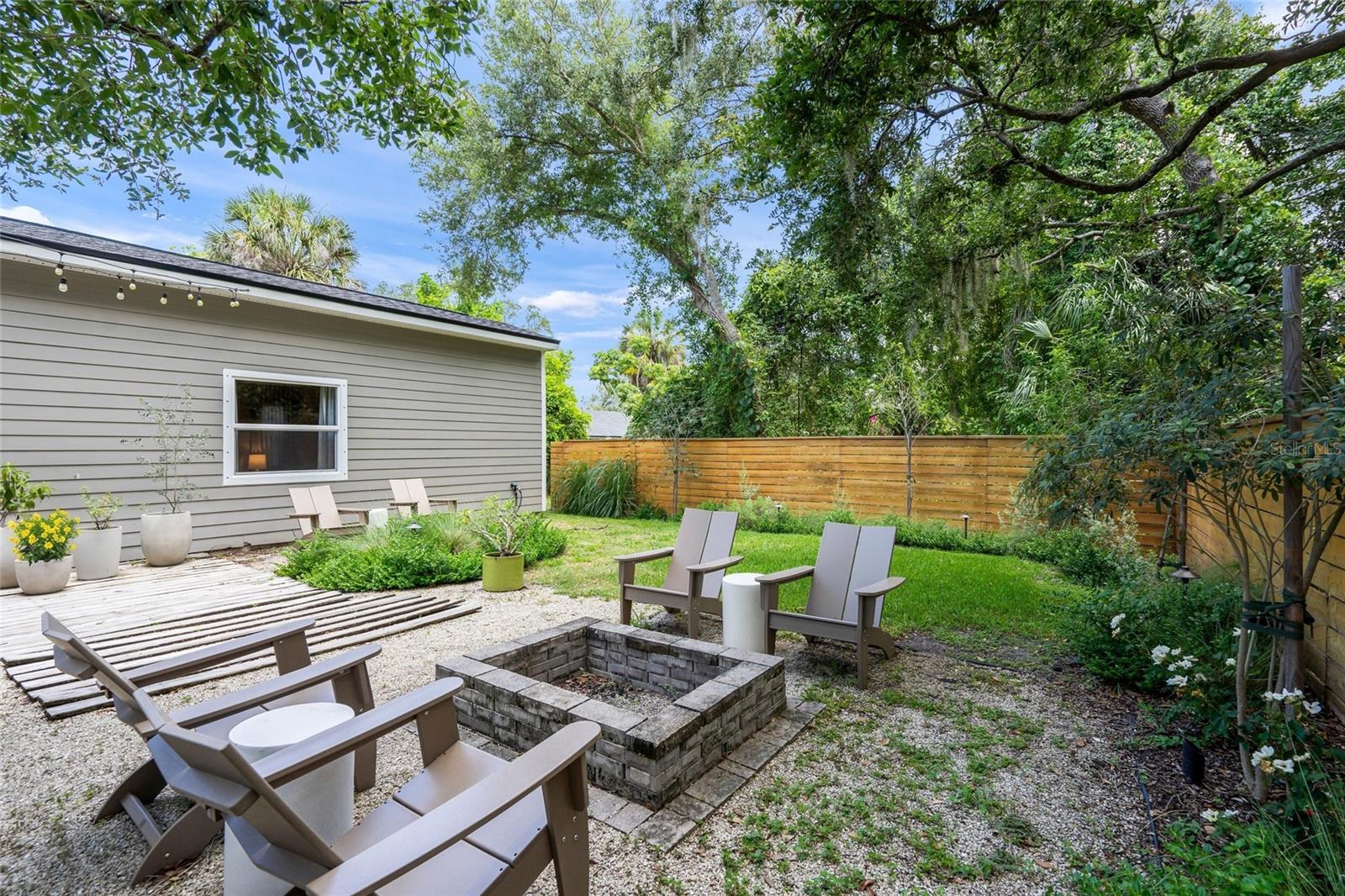 BEARDED OAKS - Residential