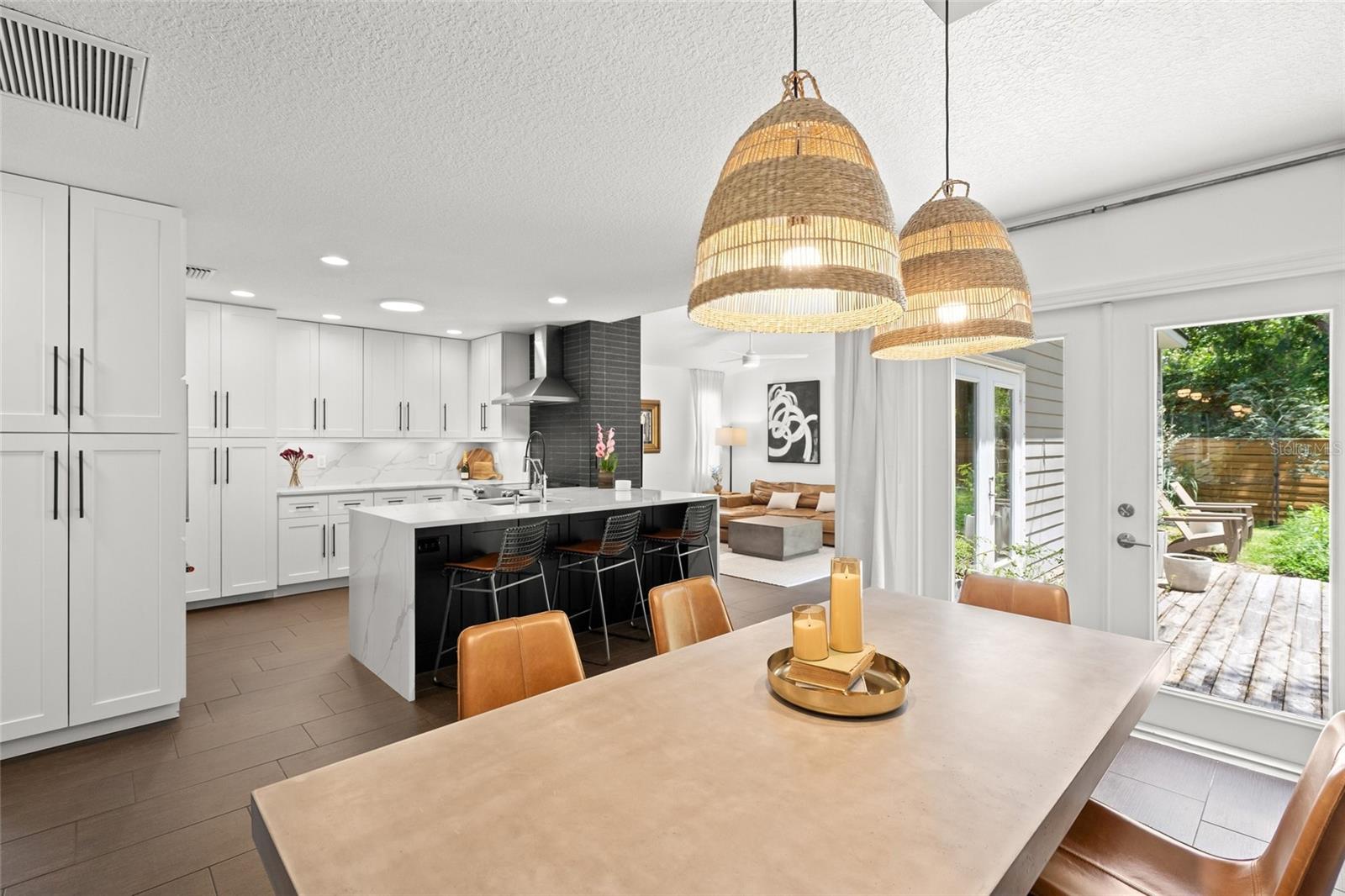 BEARDED OAKS - Residential