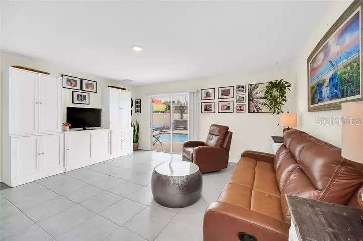 STOREY CREEK PH 2A - Residential Lease