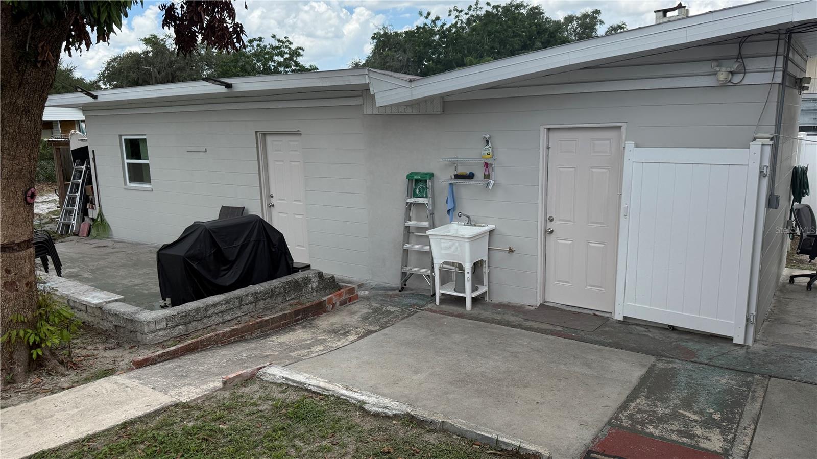 COUNTRY CLUB ESTATES SUB - Residential
