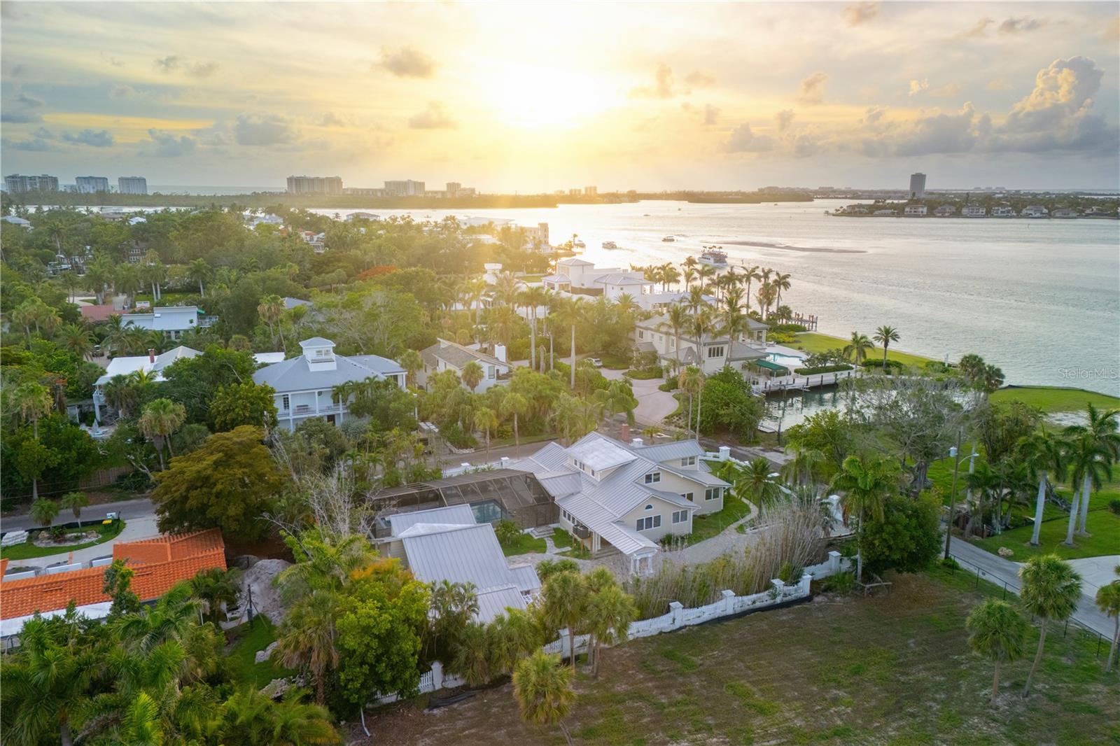 BAY ISLAND - Residential