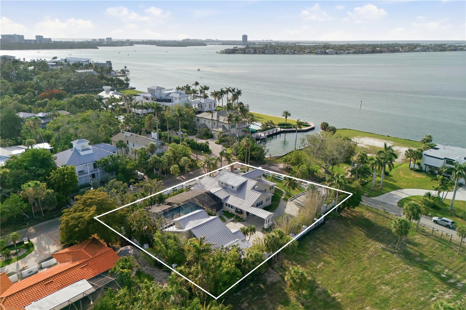 BAY ISLAND - Residential