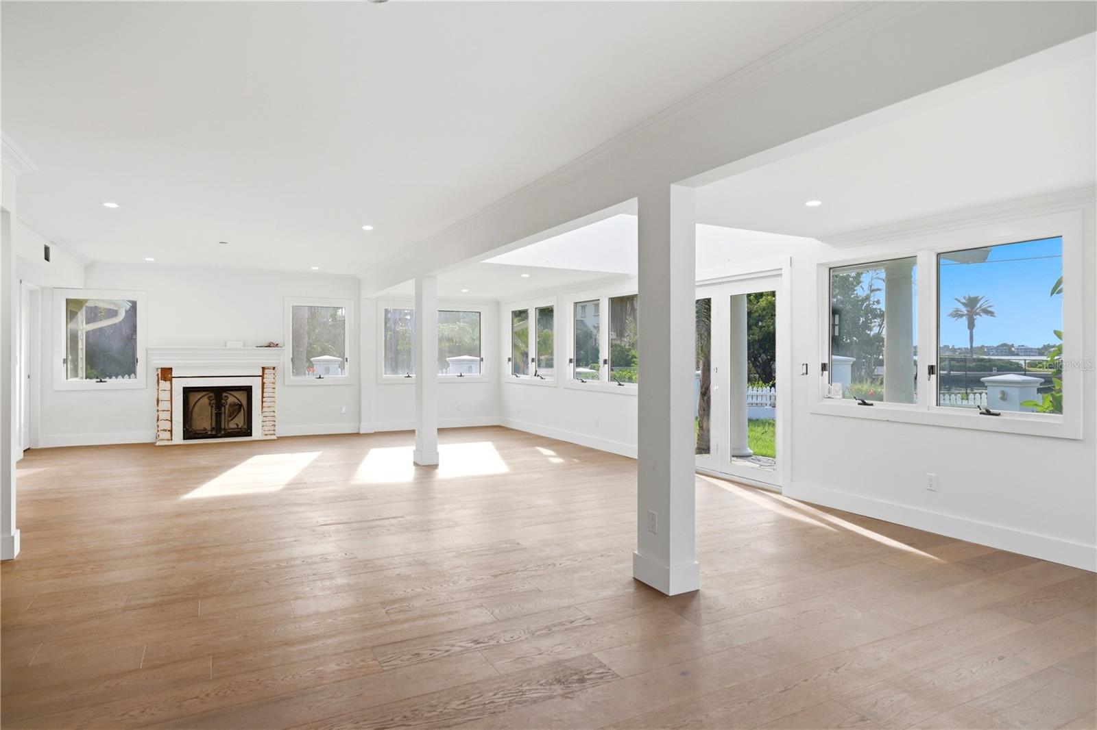 BAY ISLAND - Residential