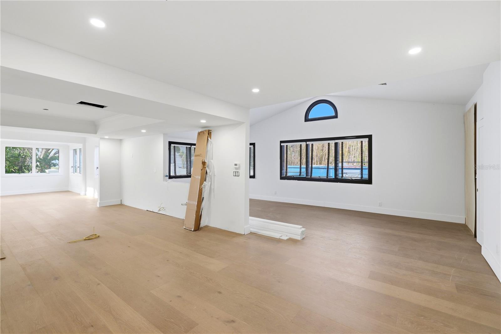 BAY ISLAND - Residential