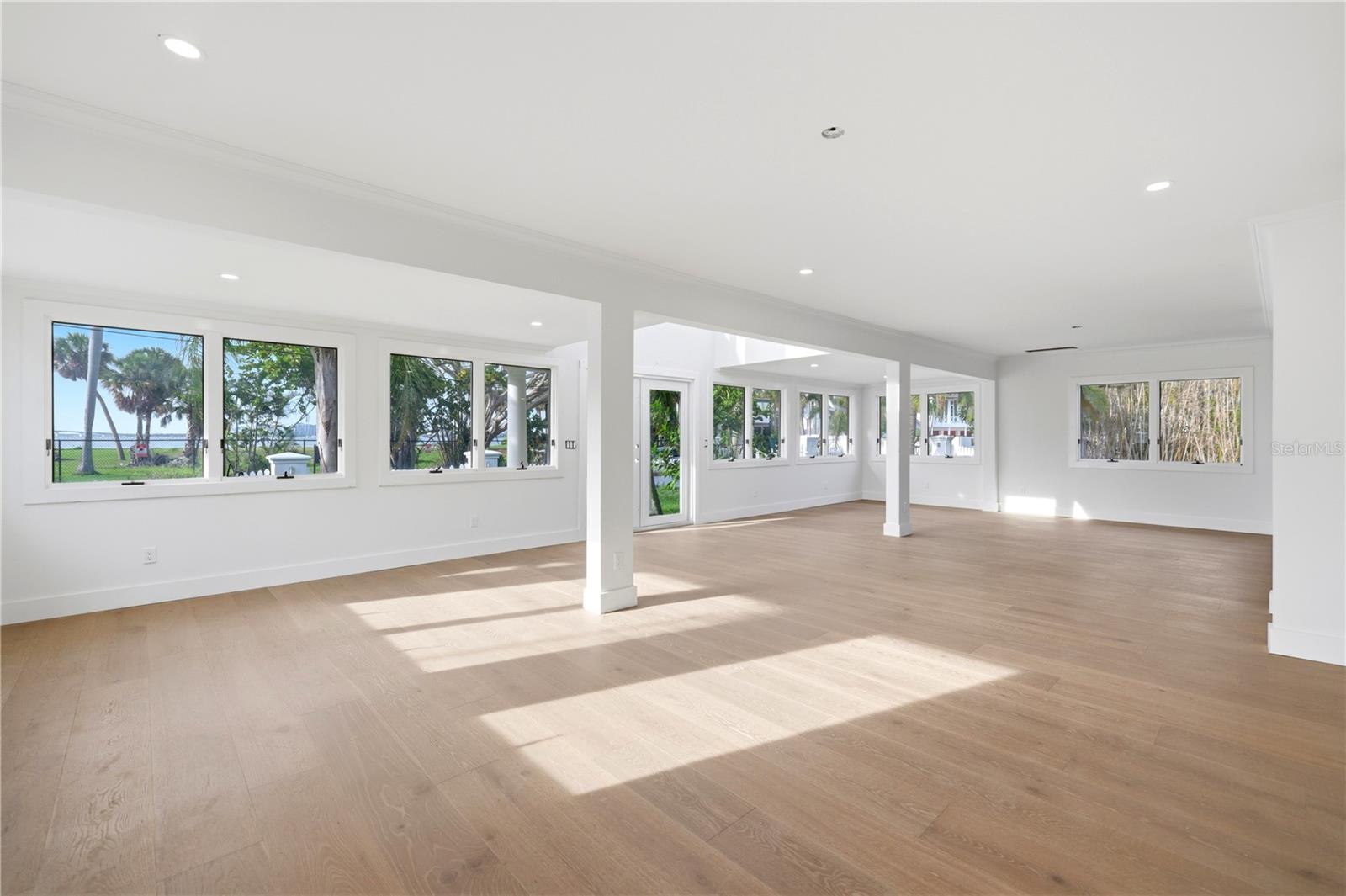 BAY ISLAND - Residential