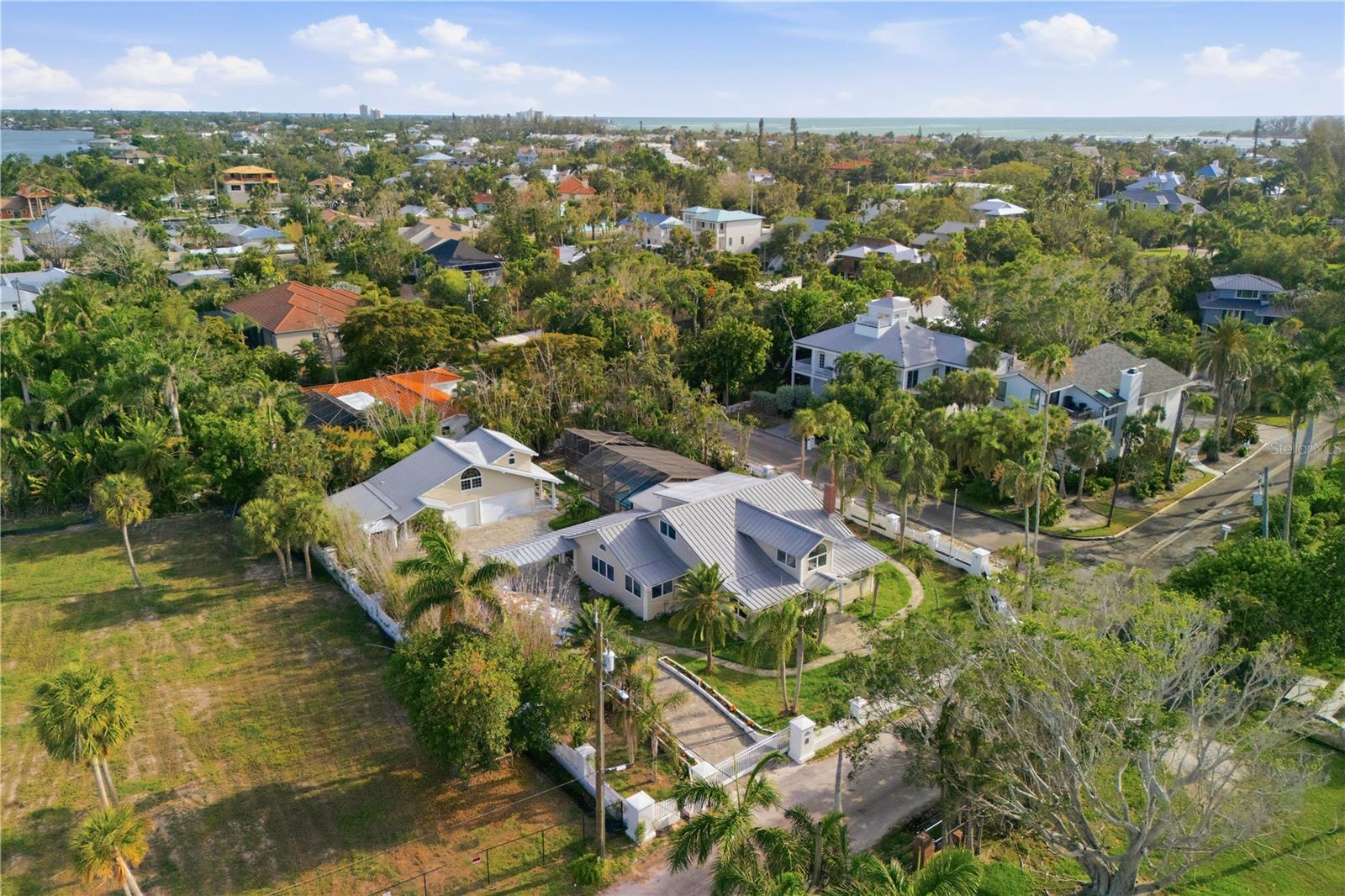 BAY ISLAND - Residential