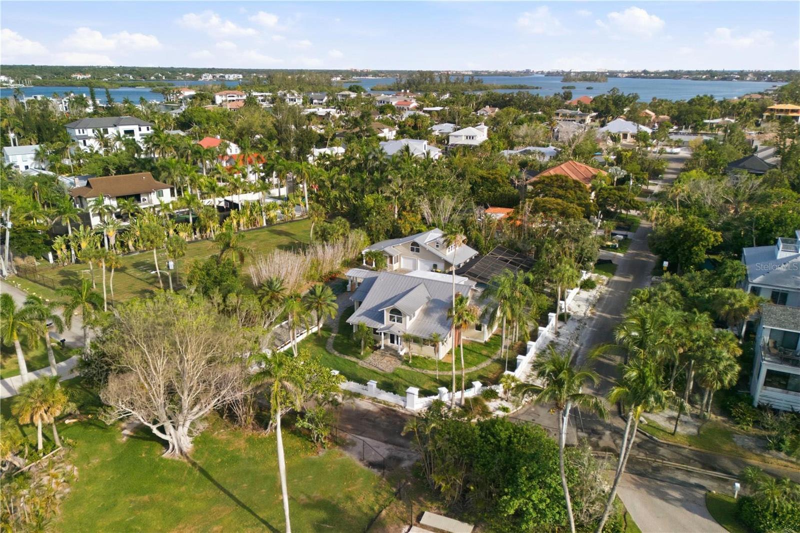 BAY ISLAND - Residential