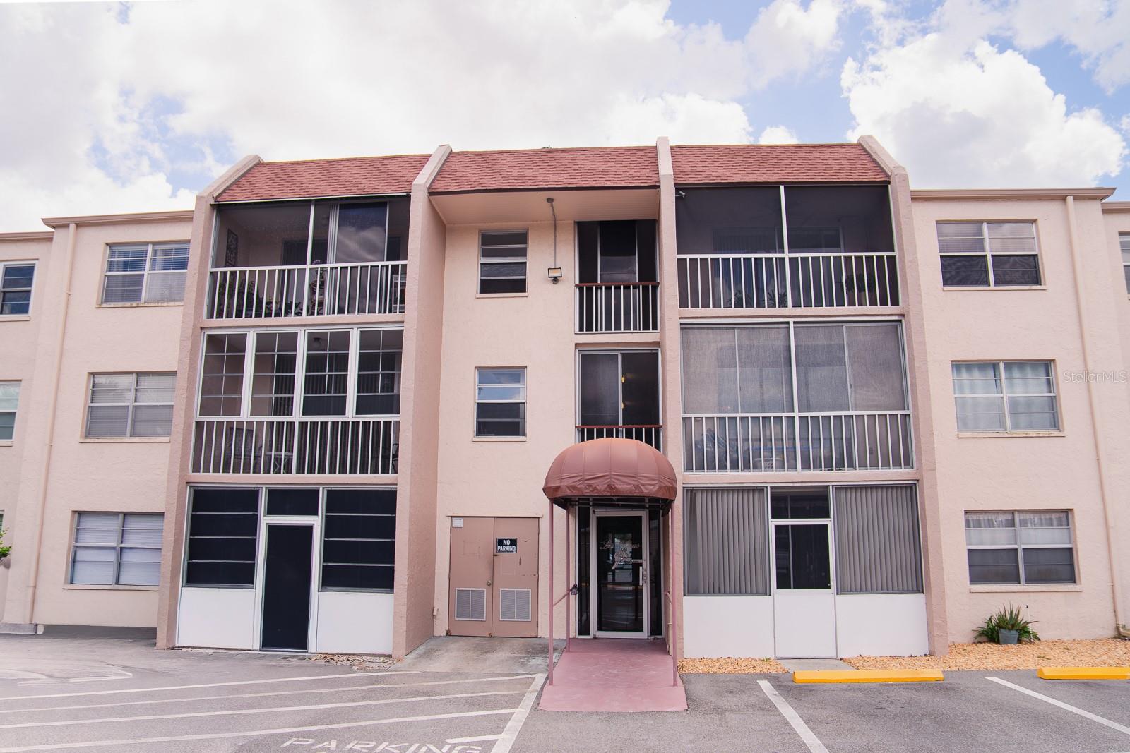 Welcome to the community of Las Palmas, located in sunny Venice, FL.  This fully furnished 1 bedroom, 1 bath, first floor condo is ready for you to call home.  Whether you are looking for a full time residence, a nice quiet place to enjoy your summers on the beautiful beaches of sunny Florida or your winter paradise away from the cold. This friendly 55+ community is centrally located close to retail and grocery shopping, and a variety of great restaurants and has it all.  Tons of activities from game night to fire pit social and happy hour. You will have plenty to do and enjoy. This community is close to Downtown Venice for additional shopping, dining, attractions and the beautiful Gulf and it's beautiful beaches. Just a quick bike ride to Legacy Trail. The community pool is huge! Lots of tables and chairs for relaxing in the sun. There is a clubhouse that has a lending library, tables and chairs and a community kitchen. There is abundant parking and an assigned parking spot is close to the north entrance. If you have large "toys", there is additional parking for RV's, boats and large vehicles. Extra storage for your beach items is located on the same floor as condo as well as the laundry on the same floor. Las Palmas is a 55+, non-smoking and no pets community.
