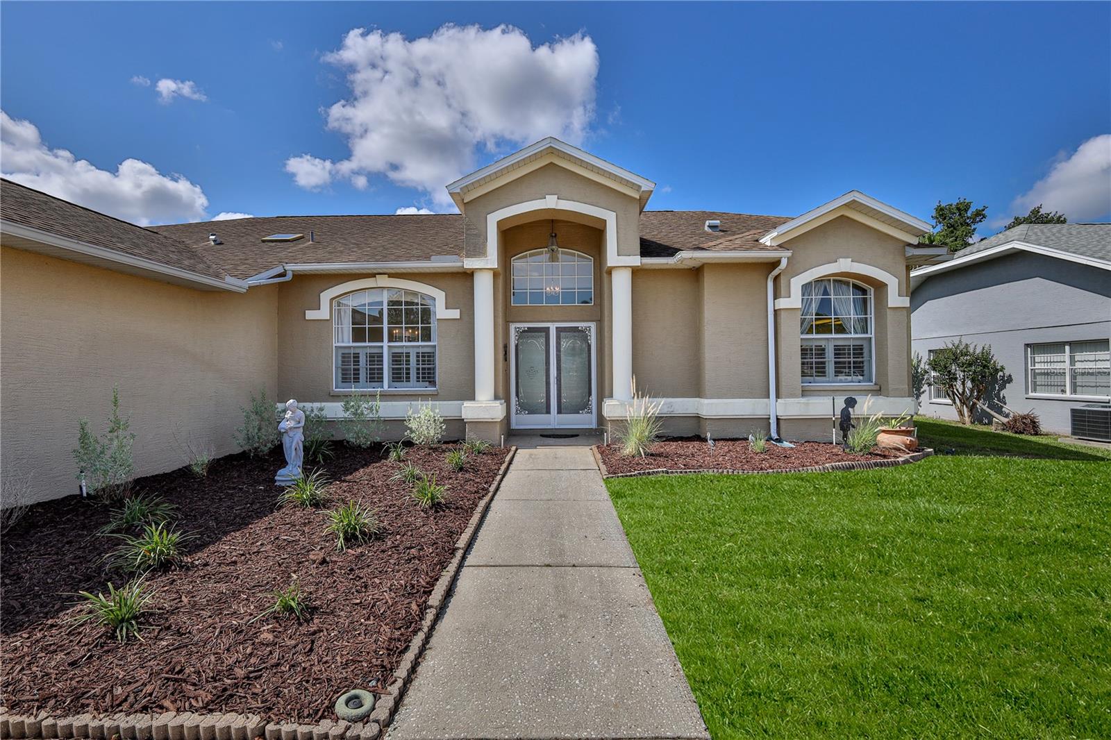 SEVEN HILLS - Residential
