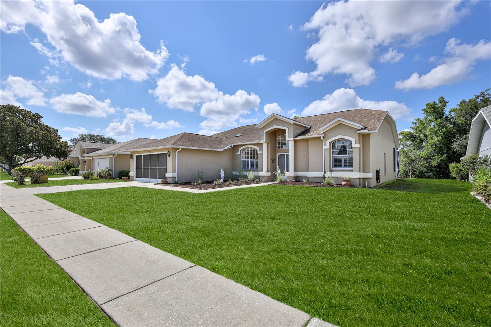 SEVEN HILLS - Residential