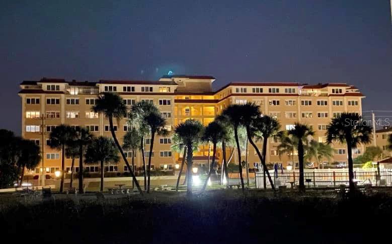 GULF TWIN TOWERS - Residential