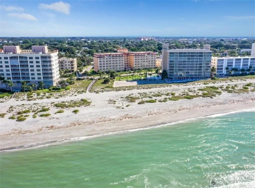 GULF TWIN TOWERS - Residential