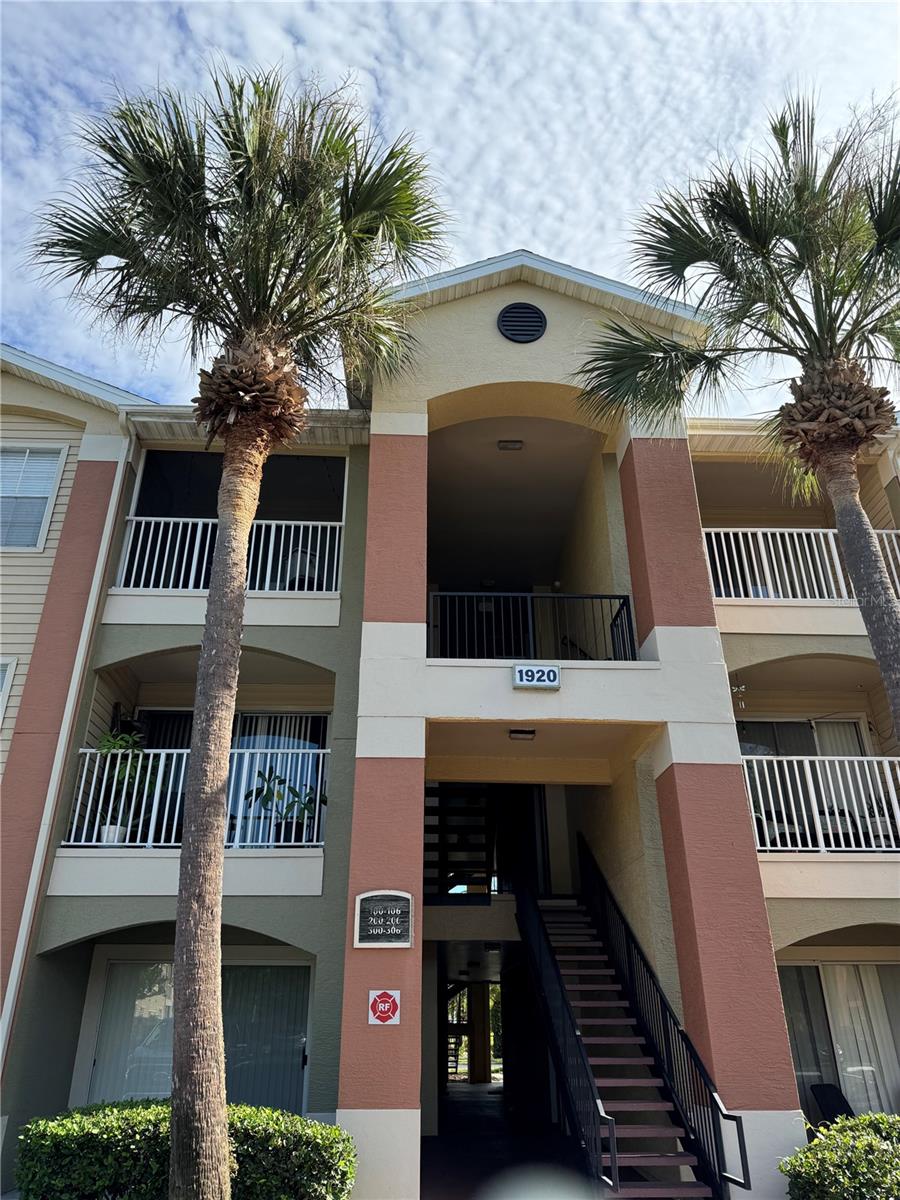 VILLAS AT LAKESIDE A CONDO - Residential Lease