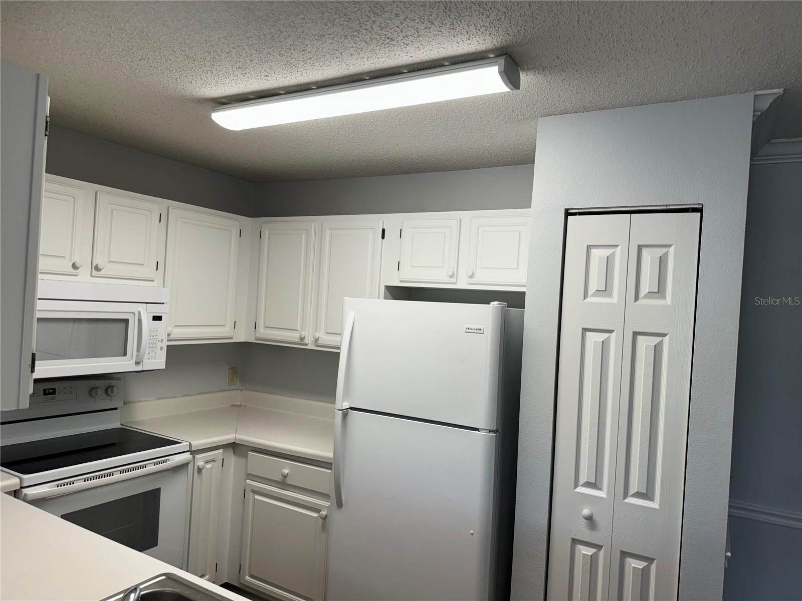 VILLAS AT LAKESIDE A CONDO - Residential Lease