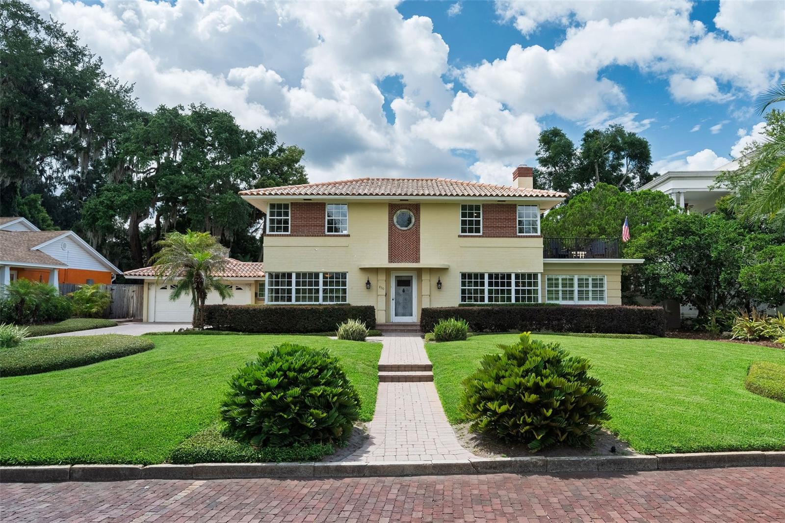 BROOKVILLA - Residential