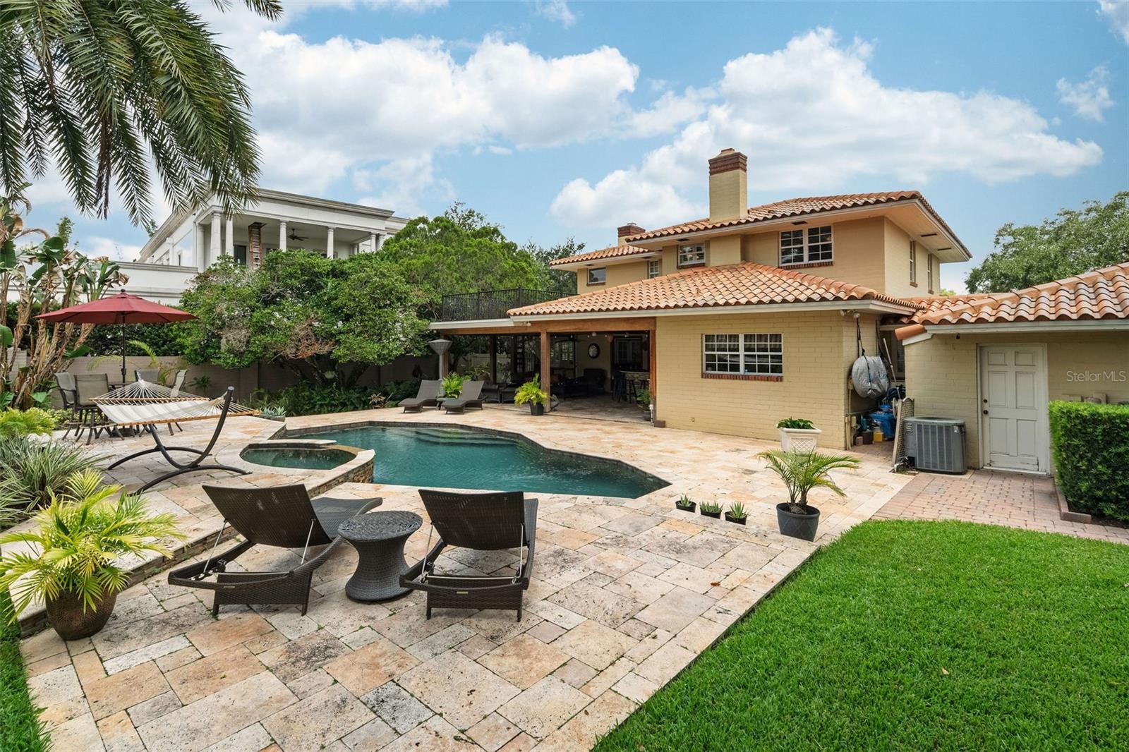BROOKVILLA - Residential