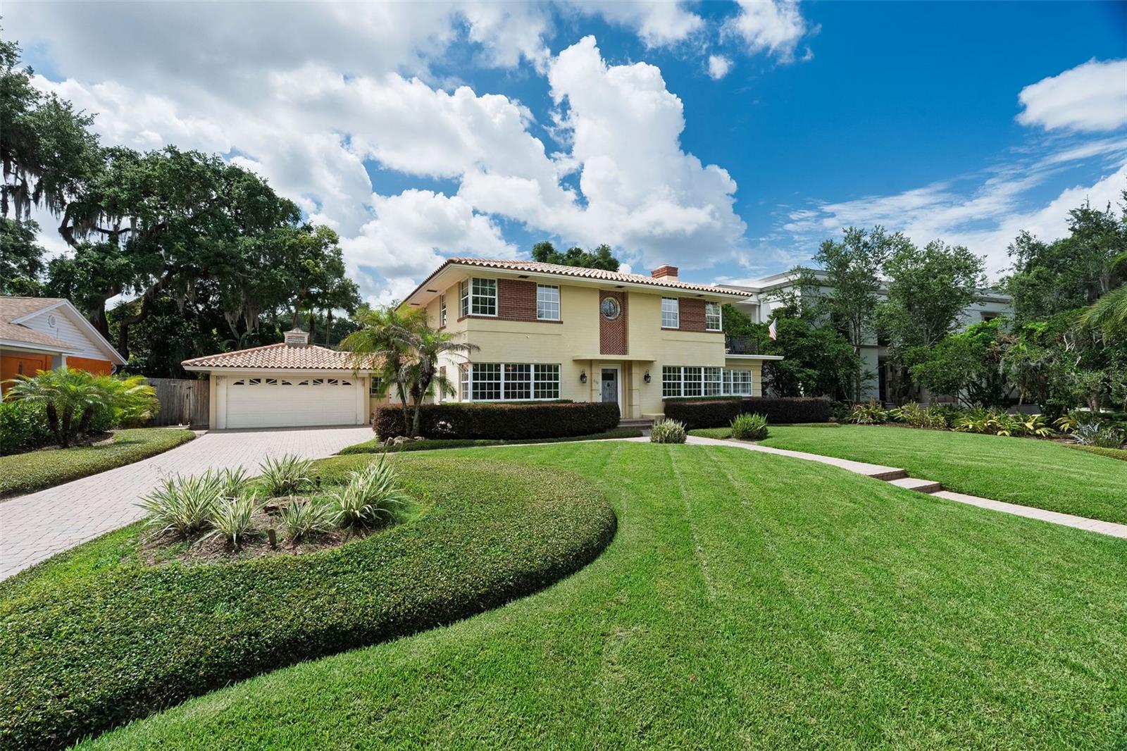BROOKVILLA - Residential