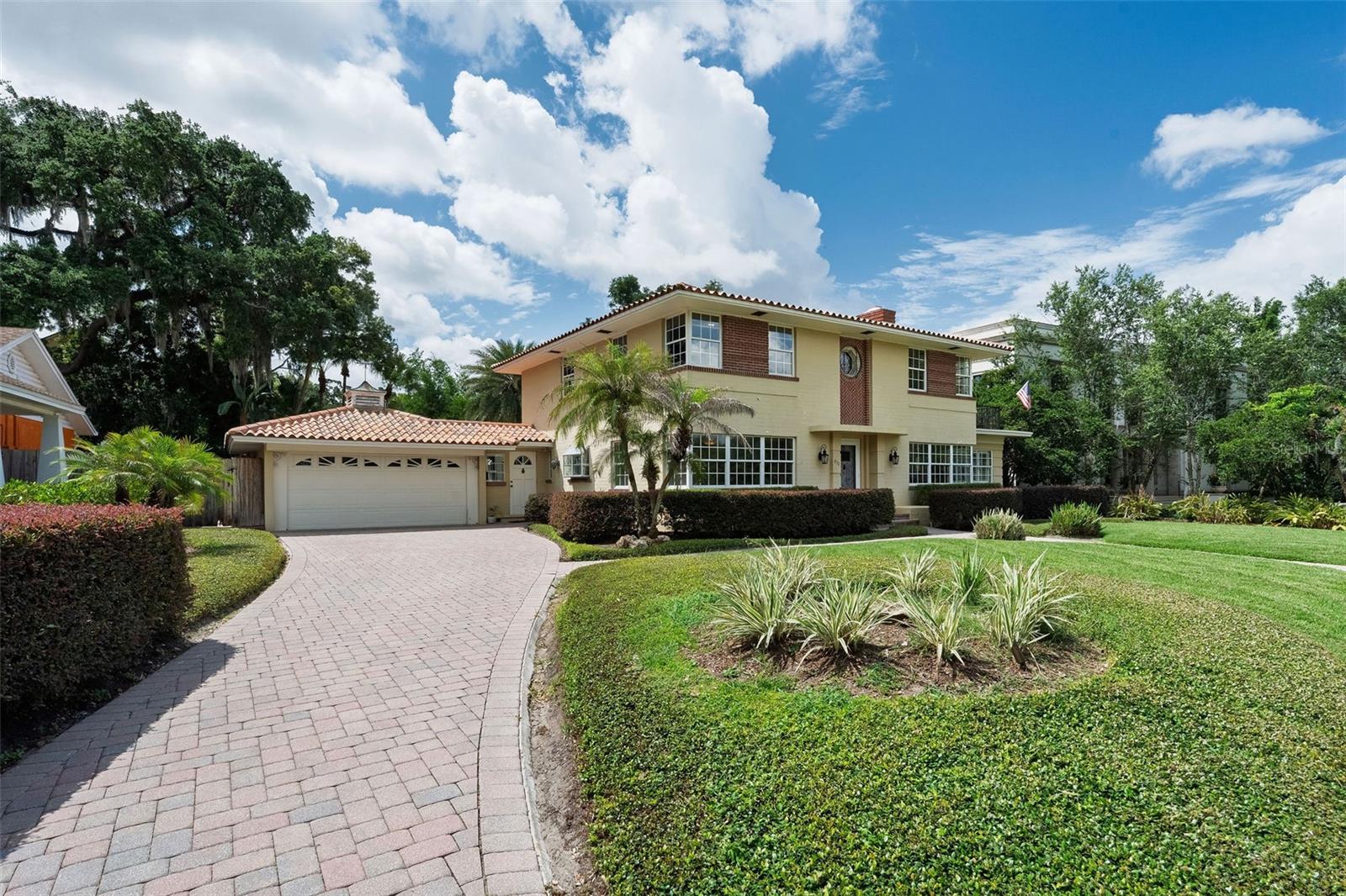 BROOKVILLA - Residential