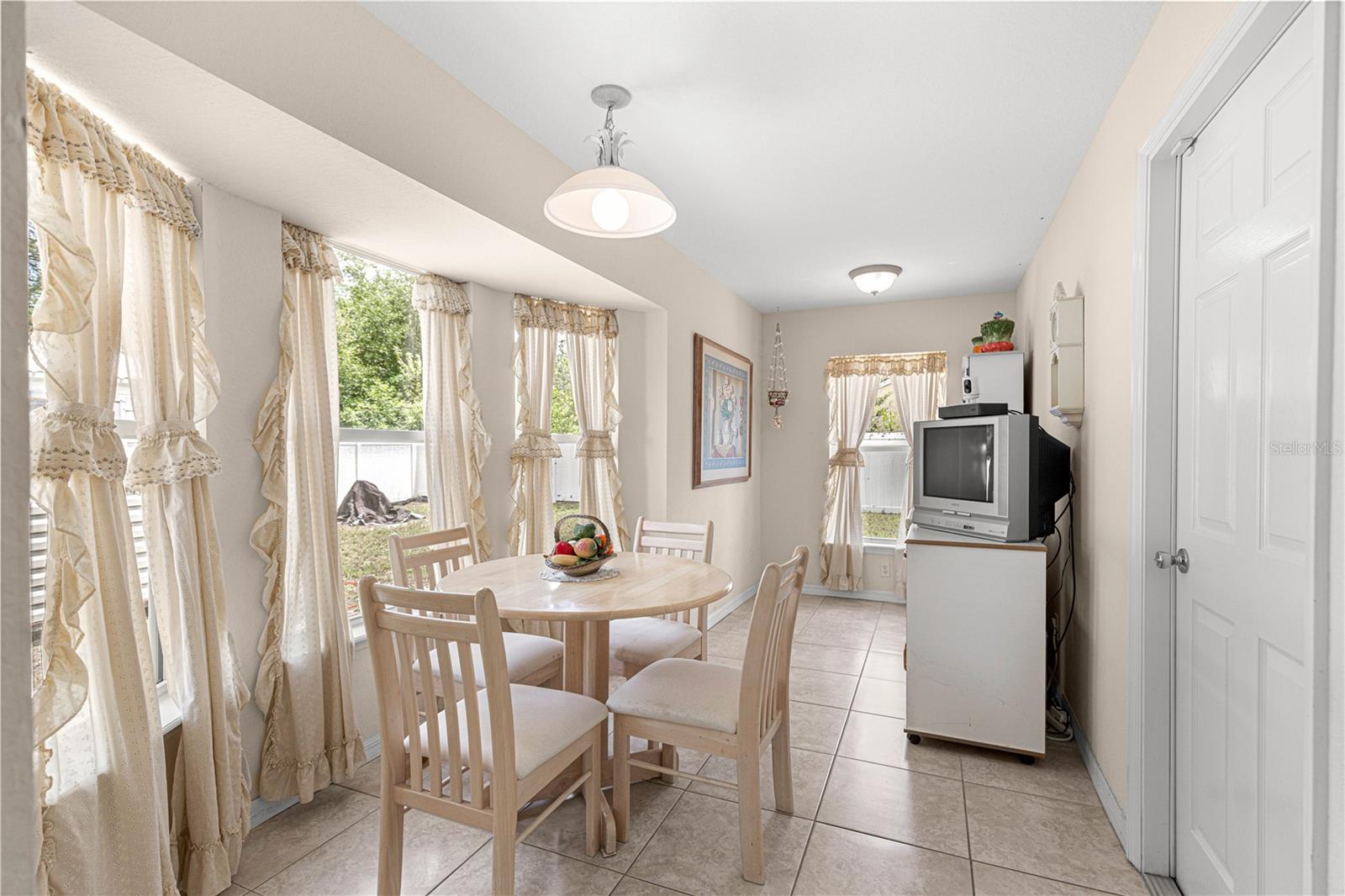 SILVER SPGS SHORES 09 - Residential