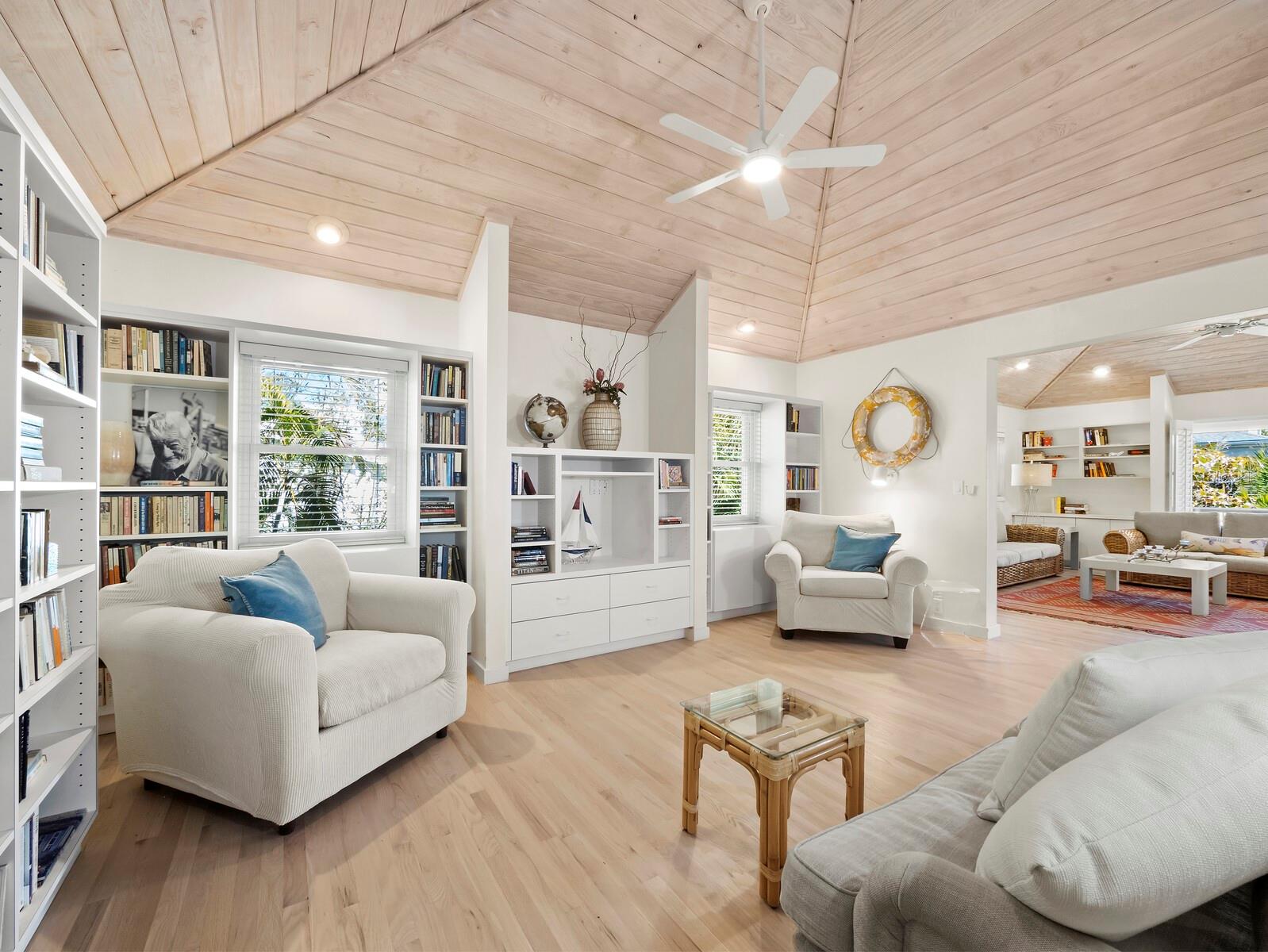 LANDS END - Residential