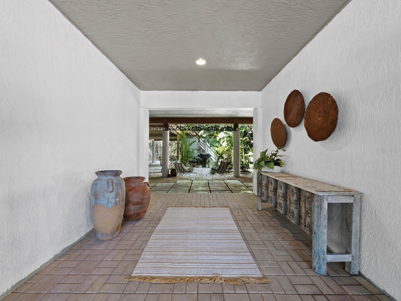 LANDS END - Residential