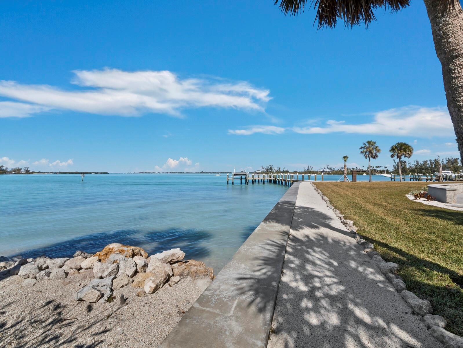 LANDS END - Residential