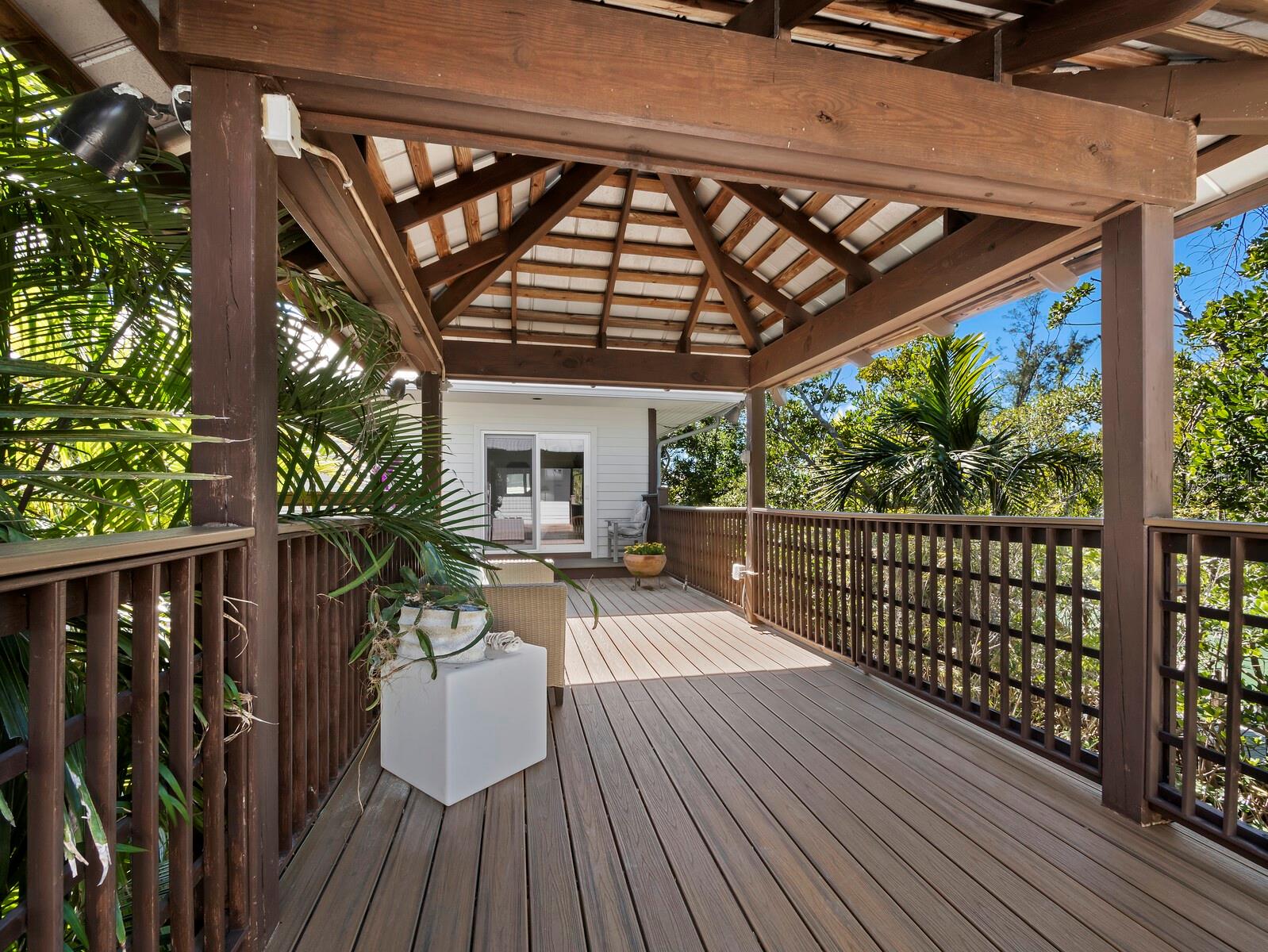 LANDS END - Residential