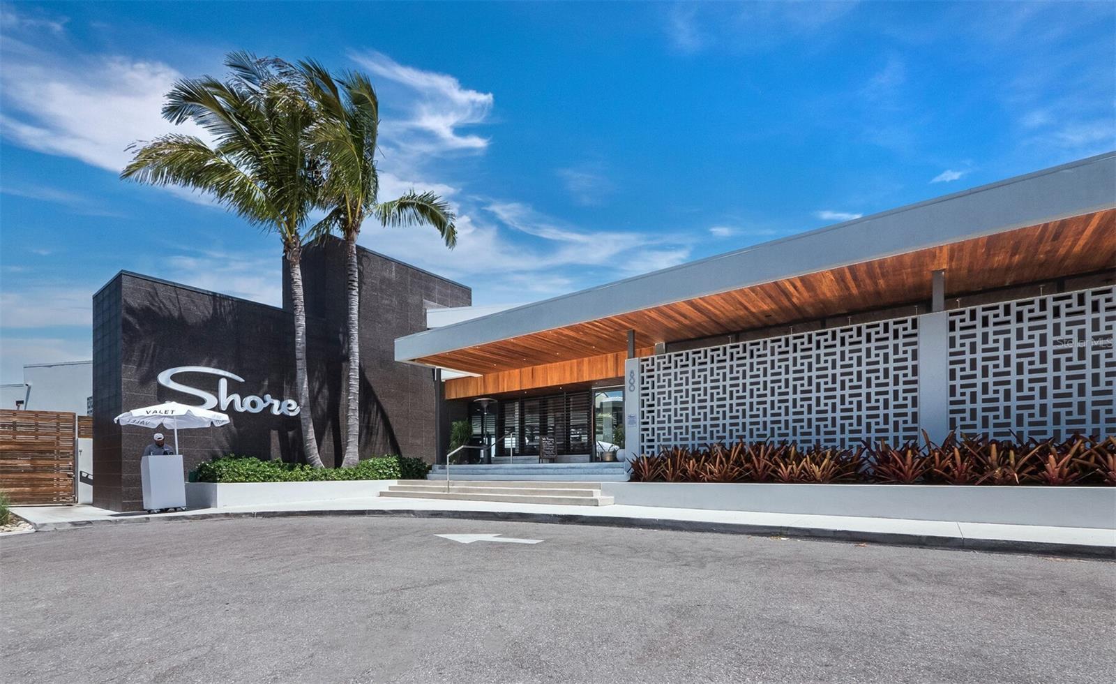 LANDS END - Residential