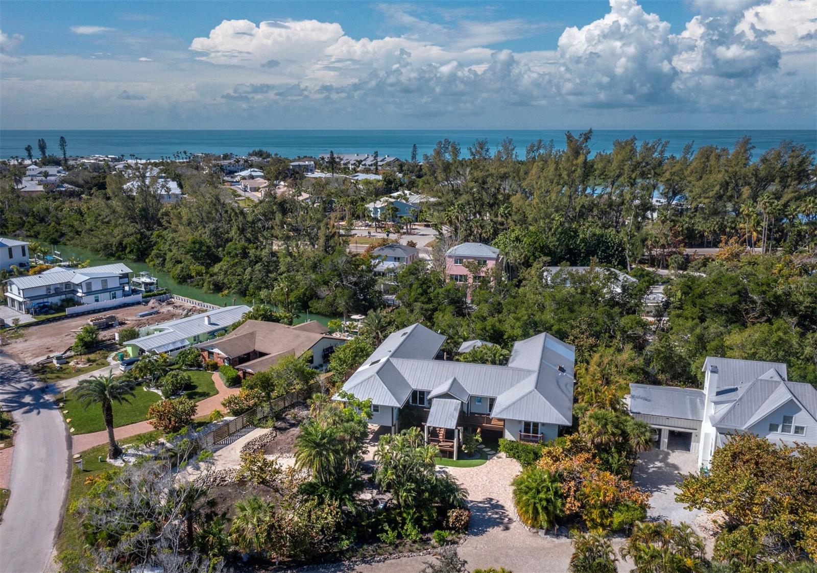 LANDS END - Residential