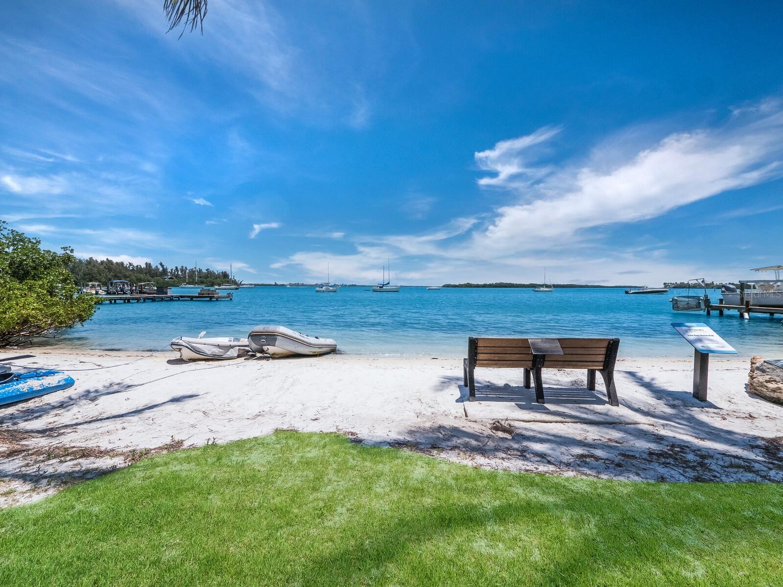 LANDS END - Residential