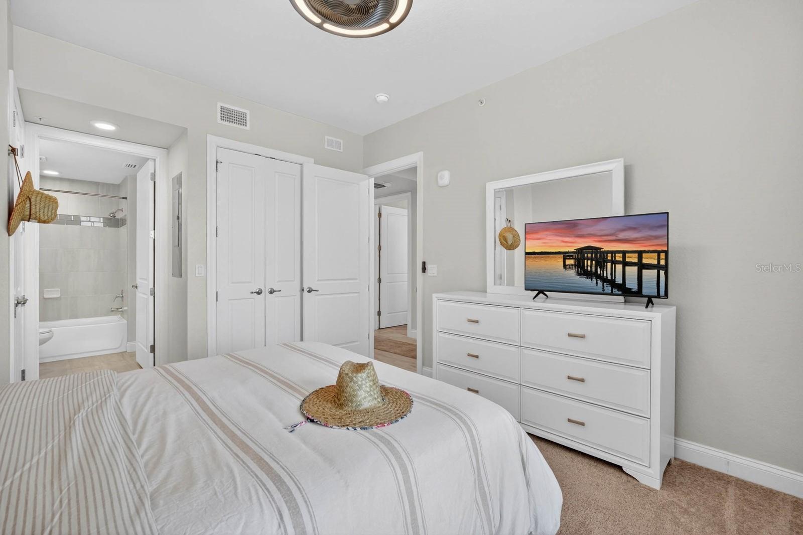 RIVERWALK/CORONADO ISLAND-BLDG - Residential