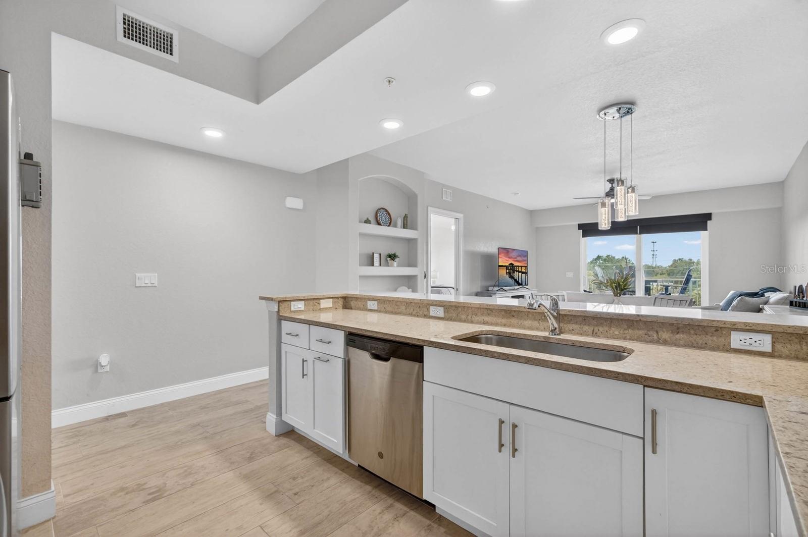 RIVERWALK/CORONADO ISLAND-BLDG - Residential