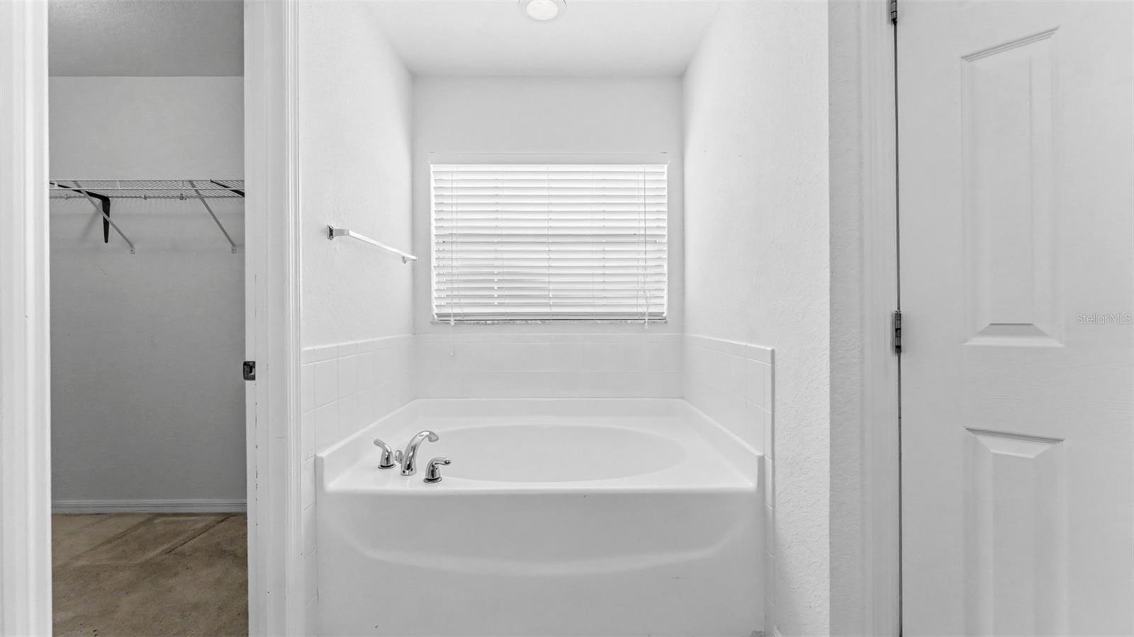 GARDENS PH 01 - Residential