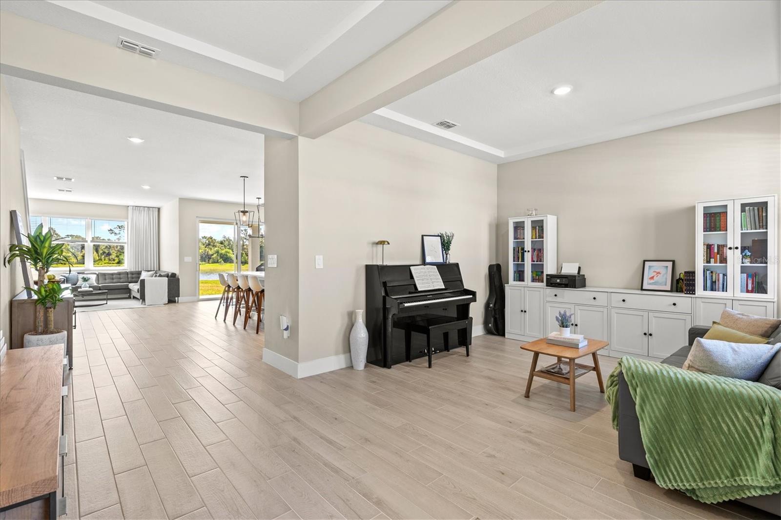 MAGNOLIA BAY - Residential