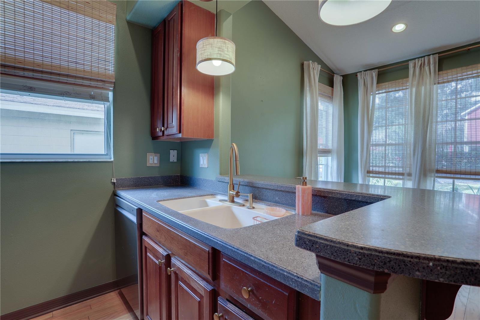 LAWSONA CONDO - Residential Lease