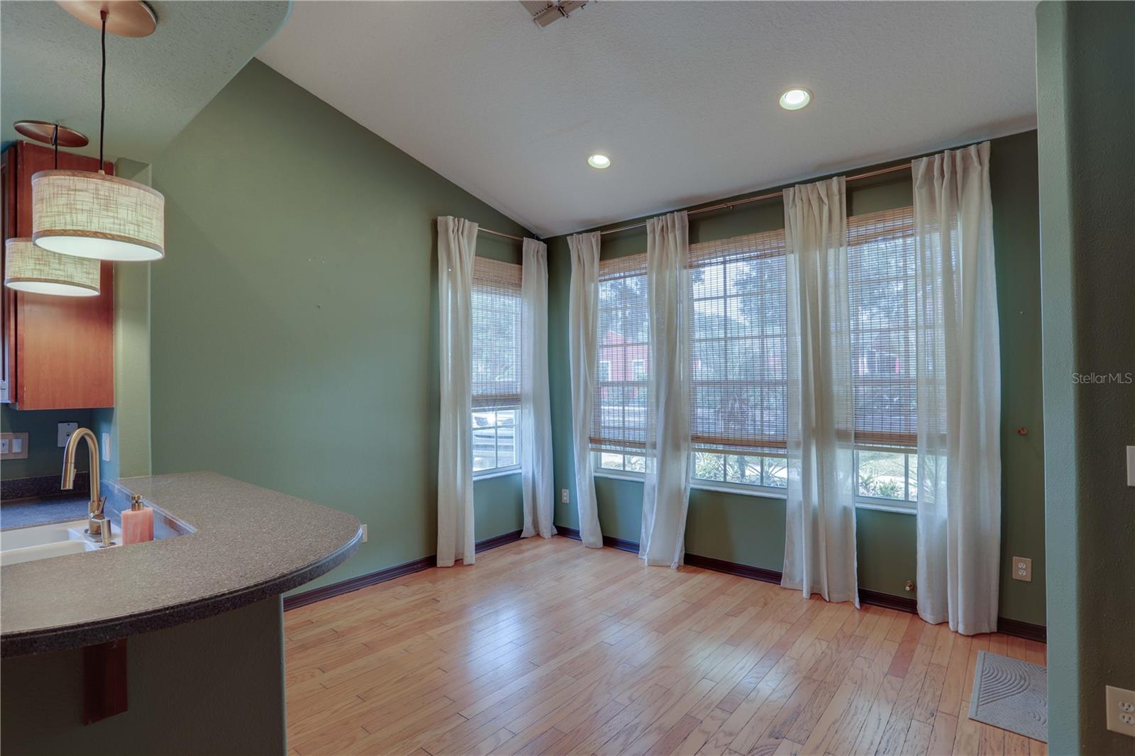 LAWSONA CONDO - Residential Lease