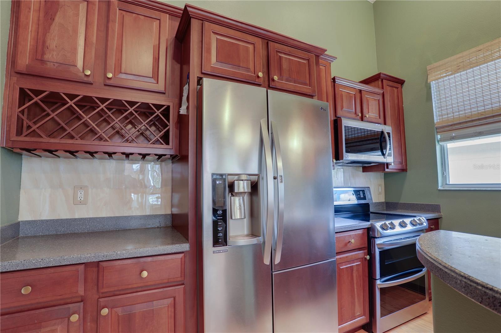 LAWSONA CONDO - Residential Lease