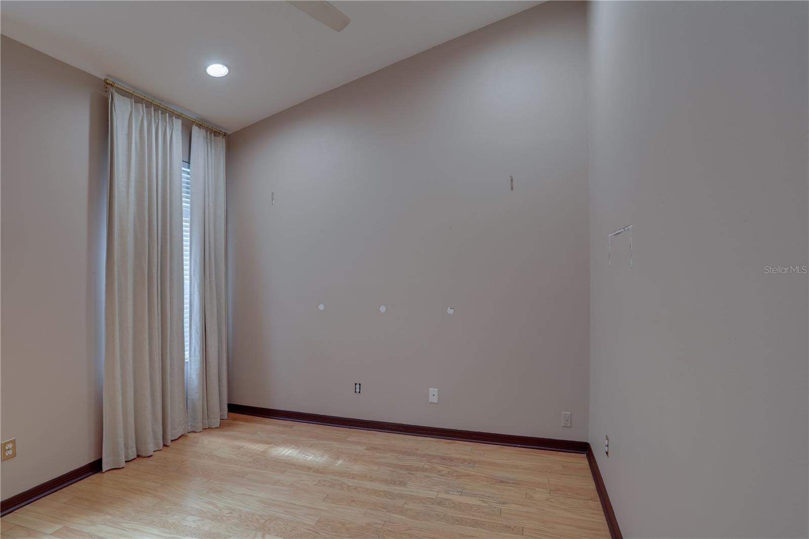 LAWSONA CONDO - Residential Lease