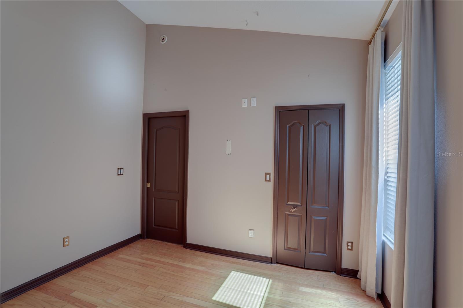 LAWSONA CONDO - Residential Lease