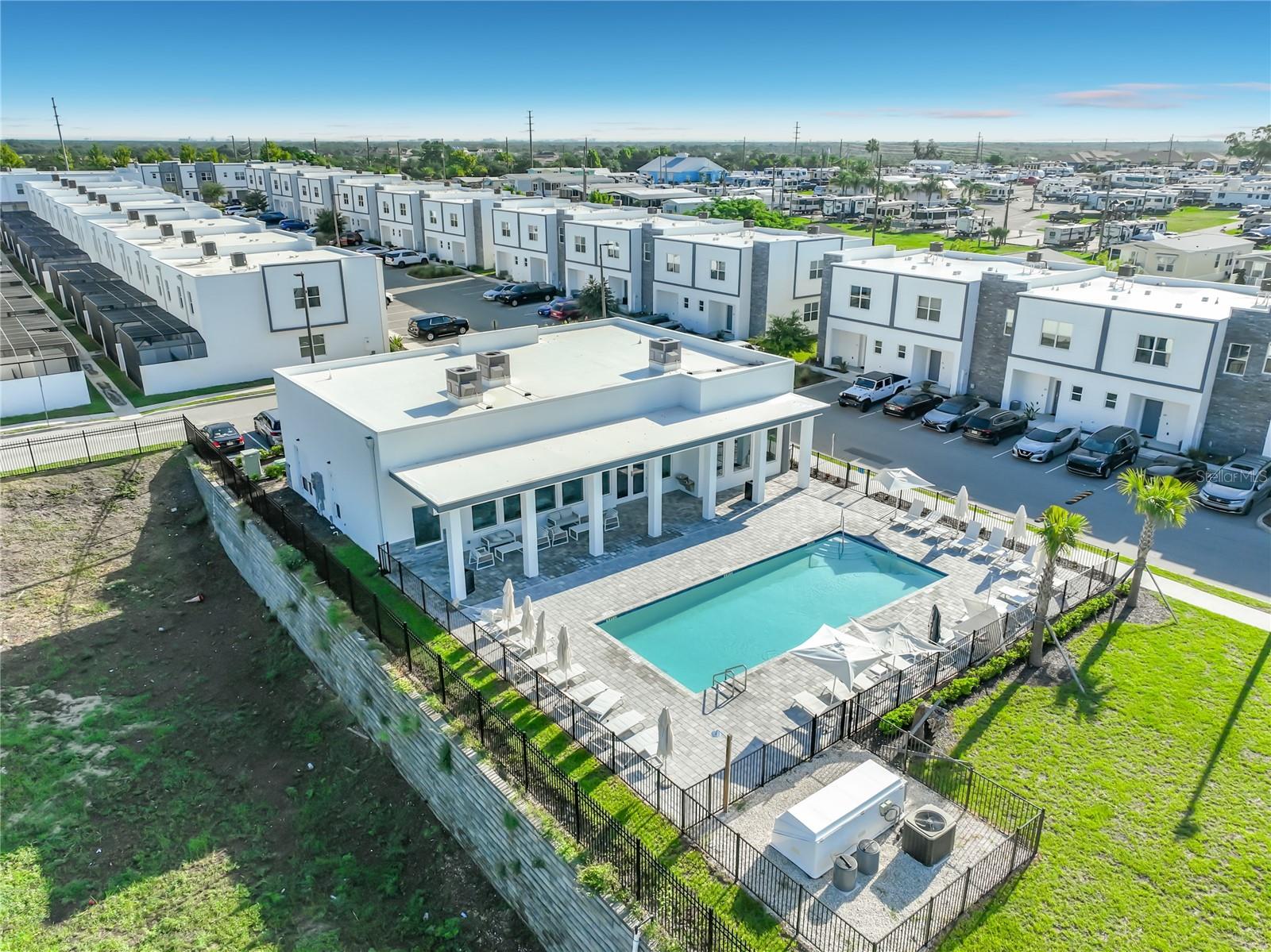 AZUR RESIDENCE - Residential
