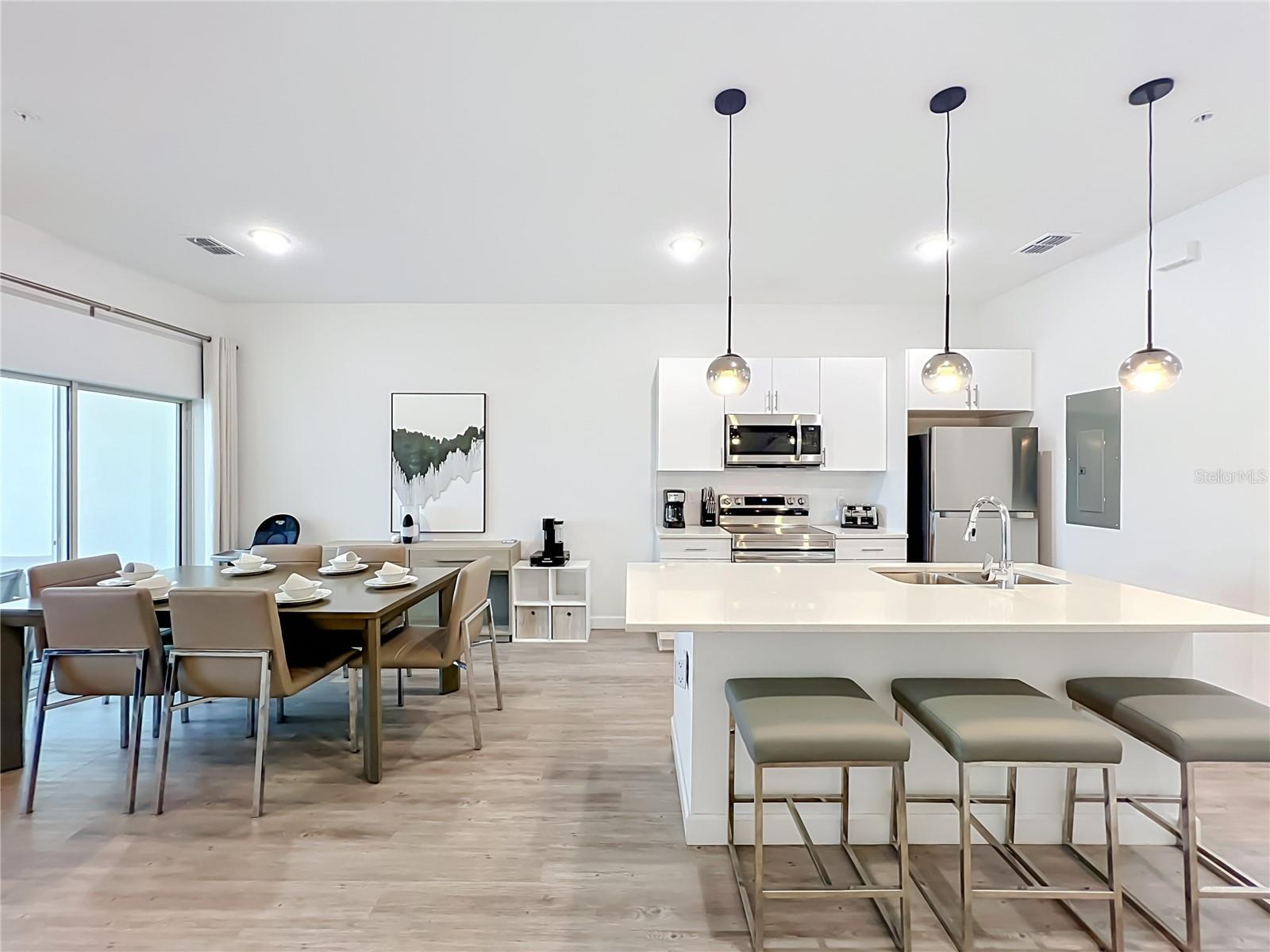 AZUR RESIDENCE - Residential