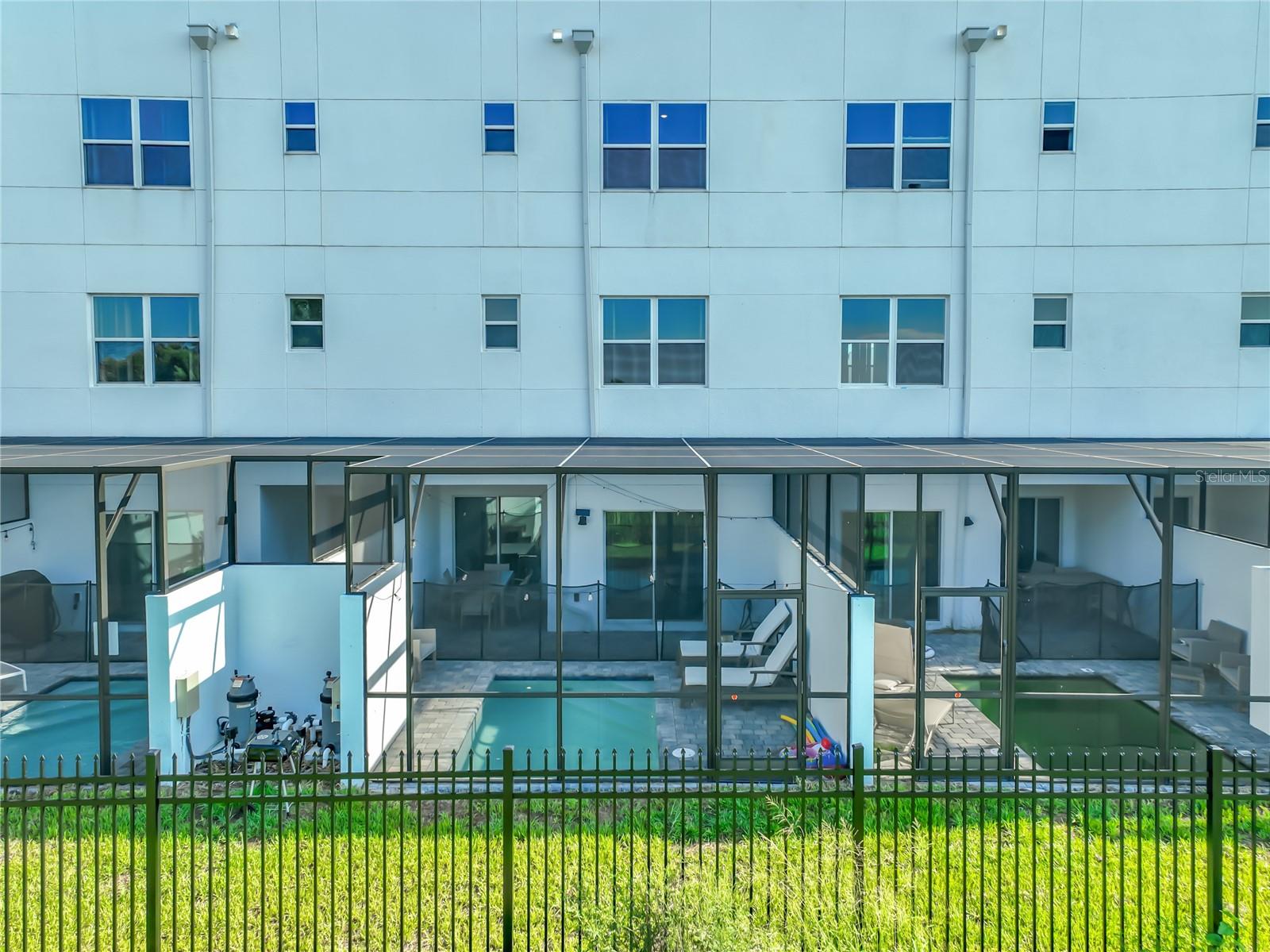 AZUR RESIDENCE - Residential
