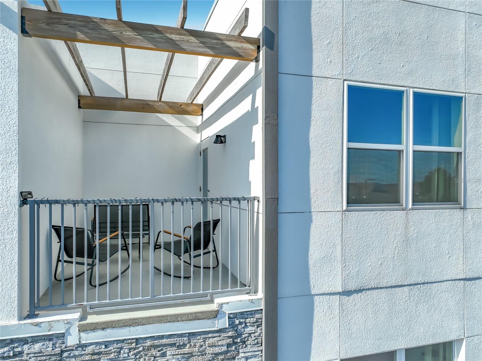 AZUR RESIDENCE - Residential