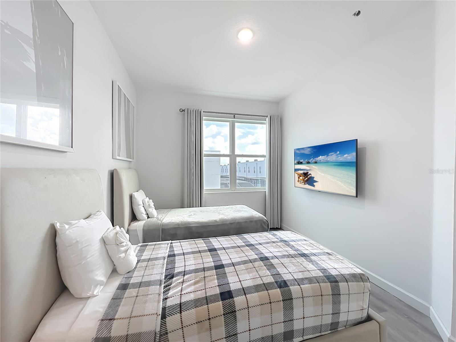 AZUR RESIDENCE - Residential