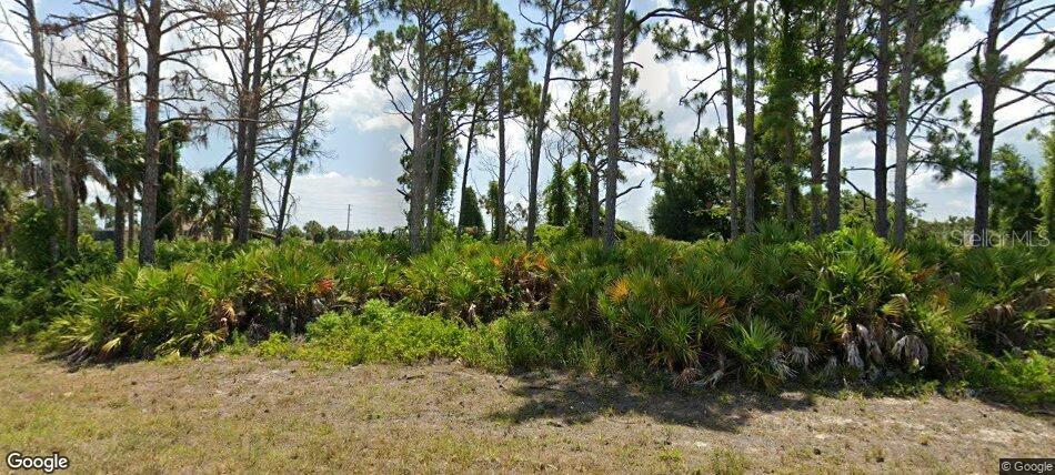 Excellent  building lot in growing community.  Builder available. Close by great beaches.
