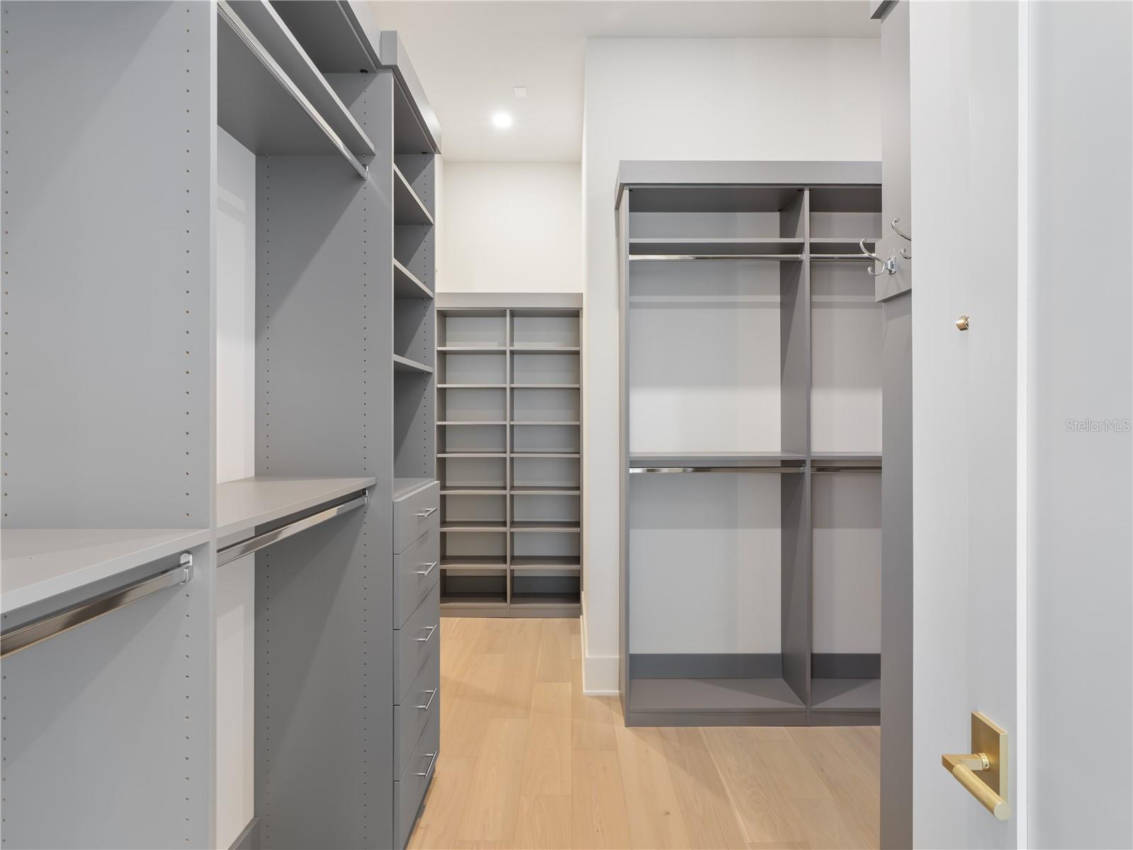 KENILWORTH SHORES SEC 06 - Residential
