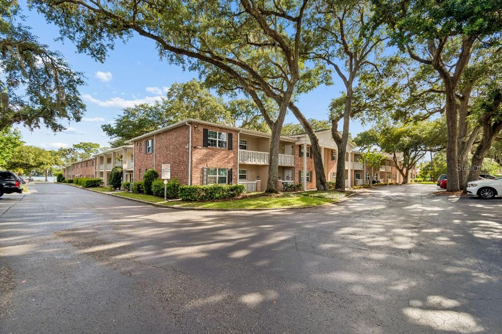 LAKESIDE MANOR APTS CONDO - Residential