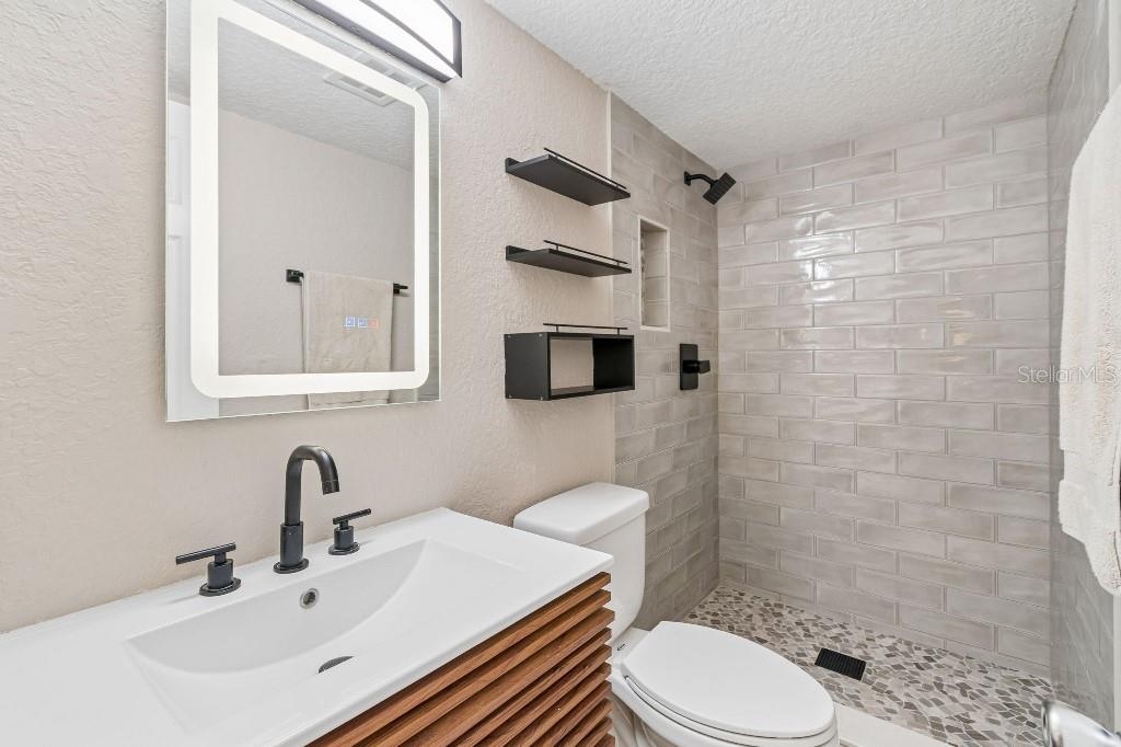 LAKESIDE MANOR APTS CONDO - Residential